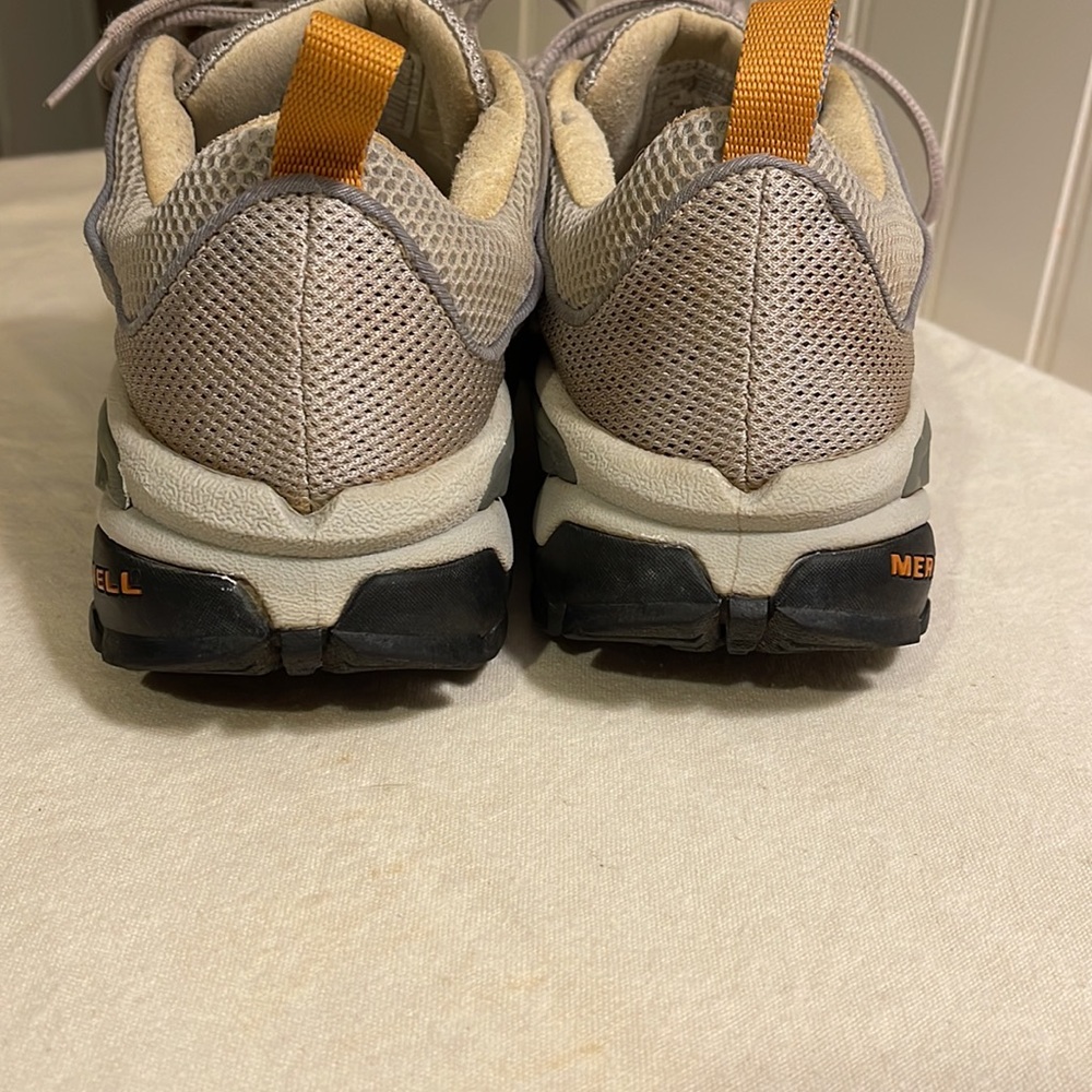 Merrill Helium Ventilator Taupe Performance Footwear. - Picture 3 of 12